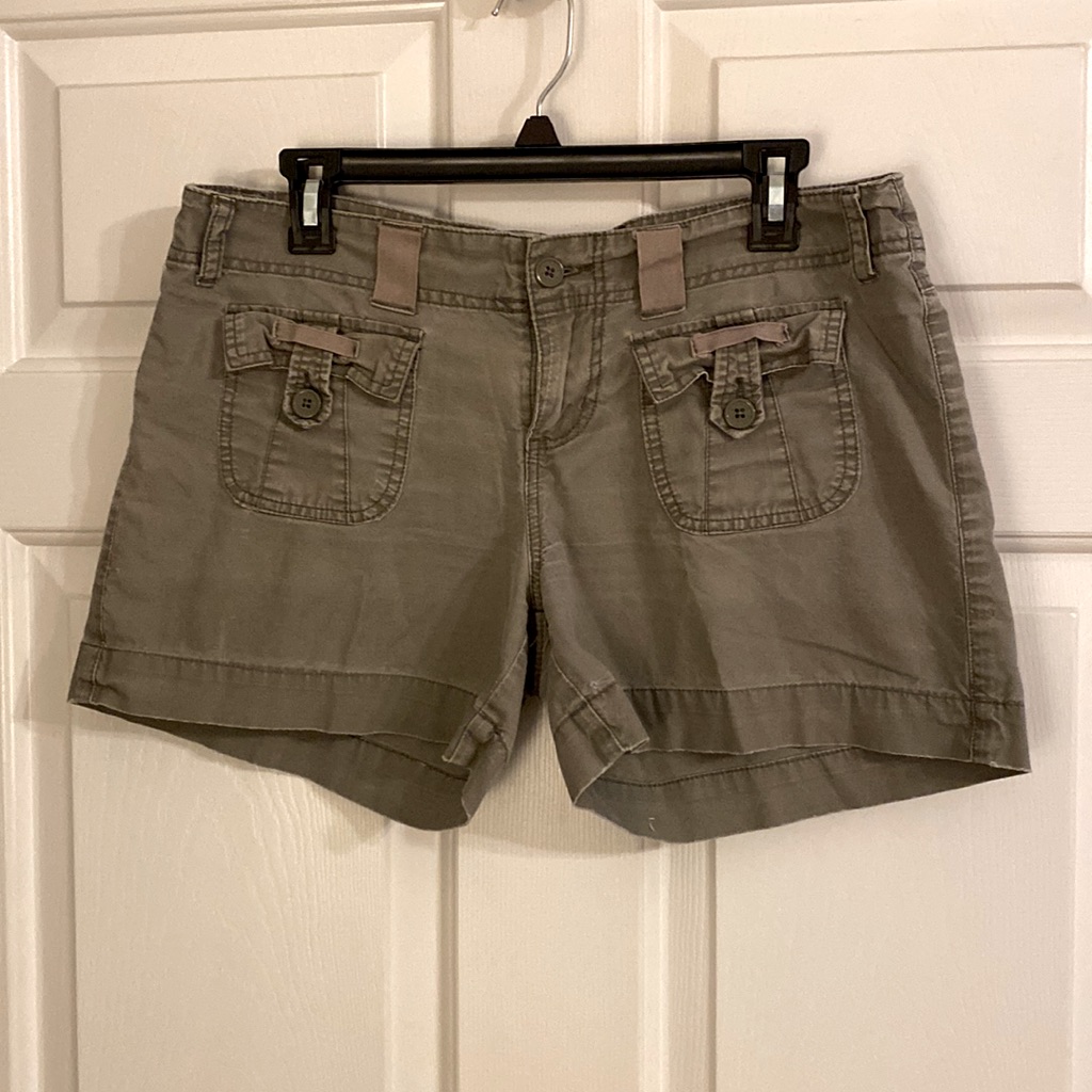 Duck Head Jeans Army Green Size 11 Shorts. Good Condition.